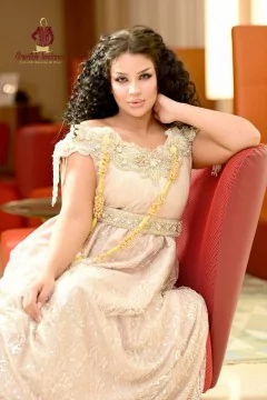 Modern and elegant Lydia Blouza in satin, for brides.