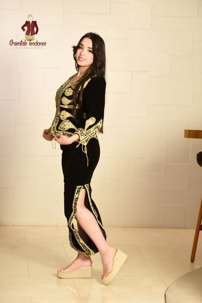 Karakou Algérien de cérémonie pour marié chic et moderne. Karakou Algérien de cérémonie pour marié chic et moderne.