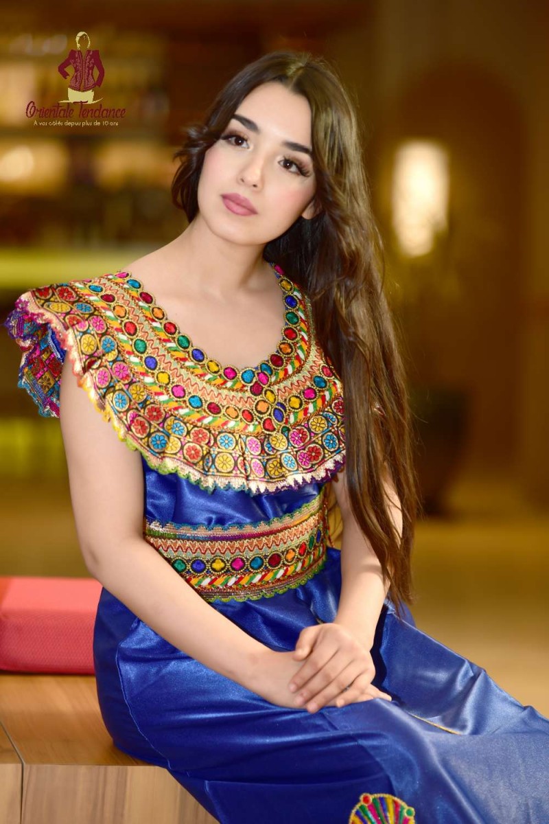 Robe Kabyle de cérémonie Tirine bleue en satin