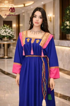 Robe kabyle d'intérieur Tislay moderne en bleu
