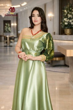 Vente en ligne Robe kabyle Tigmi en vert et satin fluide