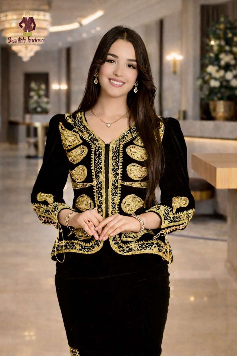 Algerian Karakou Ceremonial for Chic and Modern Groom.