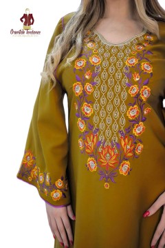 Vente en ligne Gandoura Royale Brodée Zineb collection 2026 Vente en ligne Gandoura Royale Brodée Zineb collection 2026